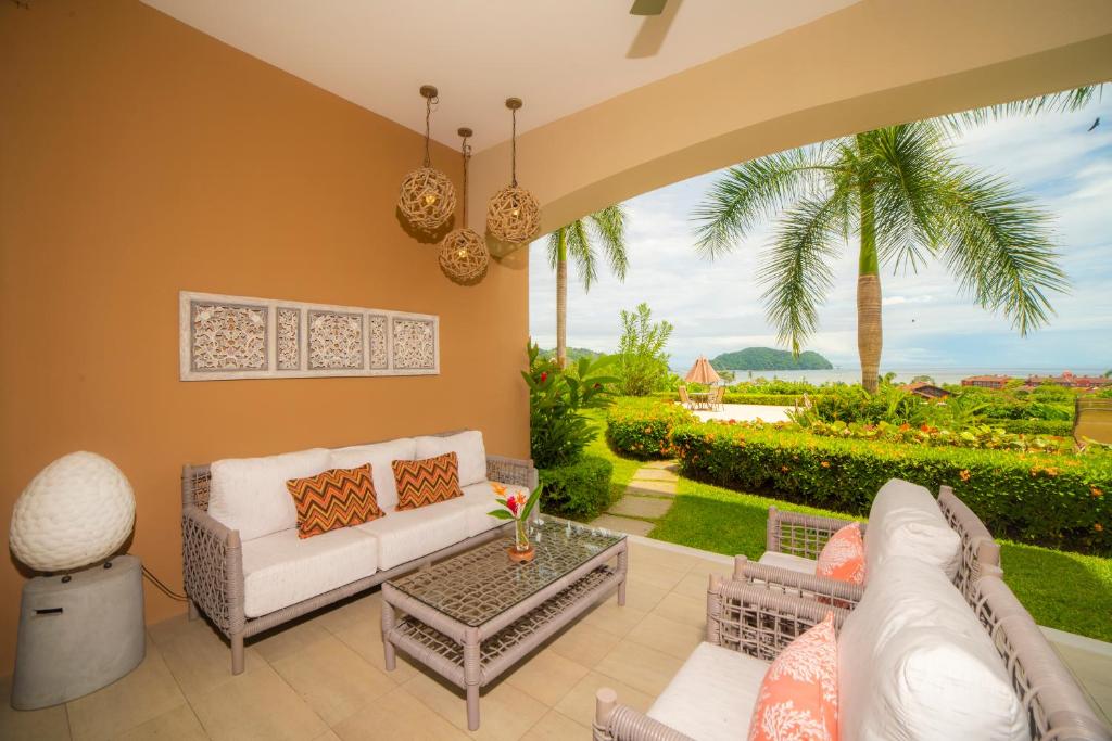 3 Bedr Ocean view Miramar 4E by Stay in CR