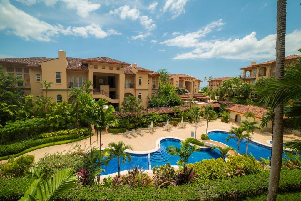 3 bedroom Bella Vista 2D close to pool by Stay in CR