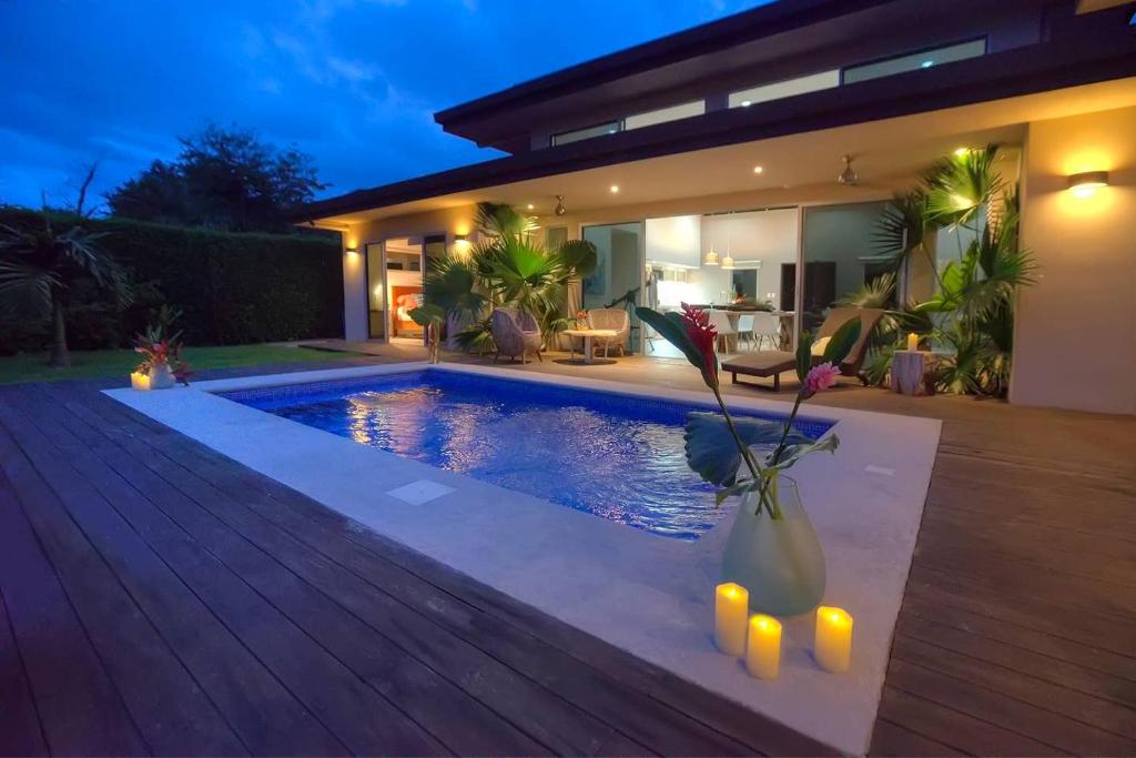 Amazing Beach Side Home-Walk to Best Beach in Uvita
