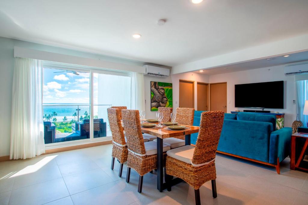 Casago 1207, Brand New Rental, Tropical-Inspired Getaway – Nature and Style in Perfect Harmony