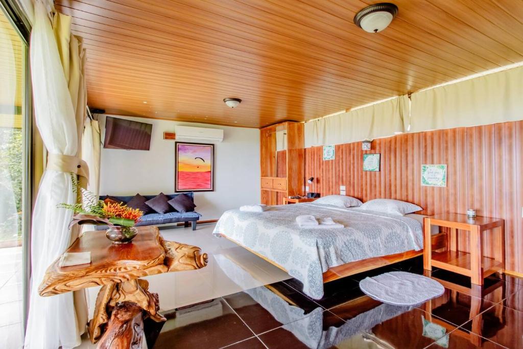 Corcovado Green Cabin