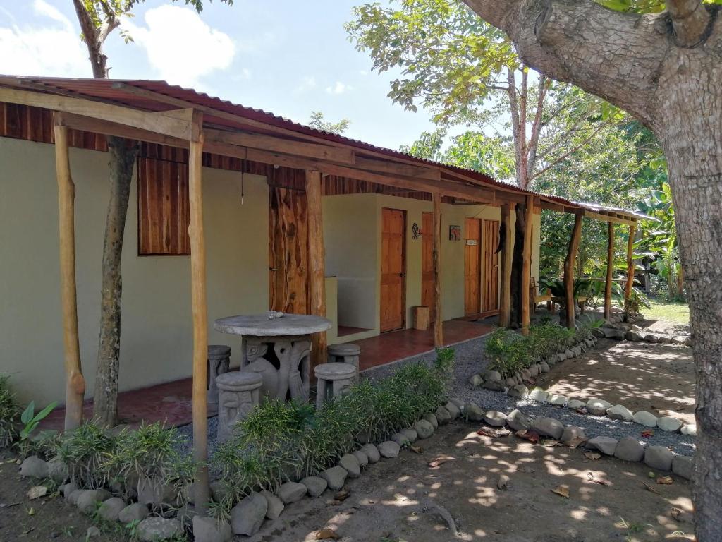 El Gecko Hotel & Tours
