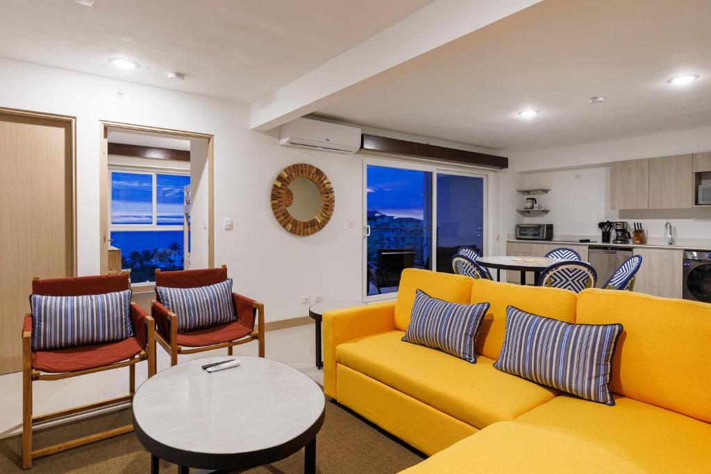 Casago 1202B, BRAND NEW RENTAL Heights of the sea paradise