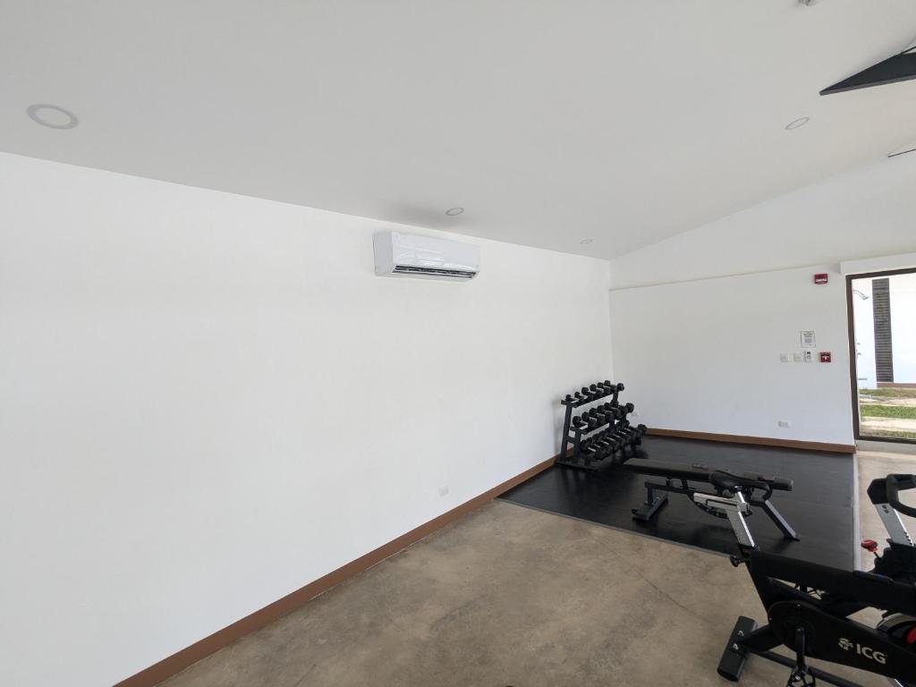 Jaco Beach, Viva Jaco, AC, HOT water, 3 Pools, BBQ, Rancho, Office, Gym