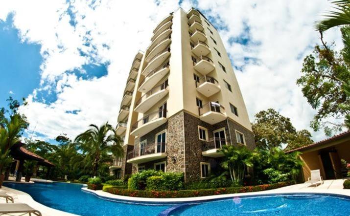 La Torre- Poolside Condo with Scenic Views