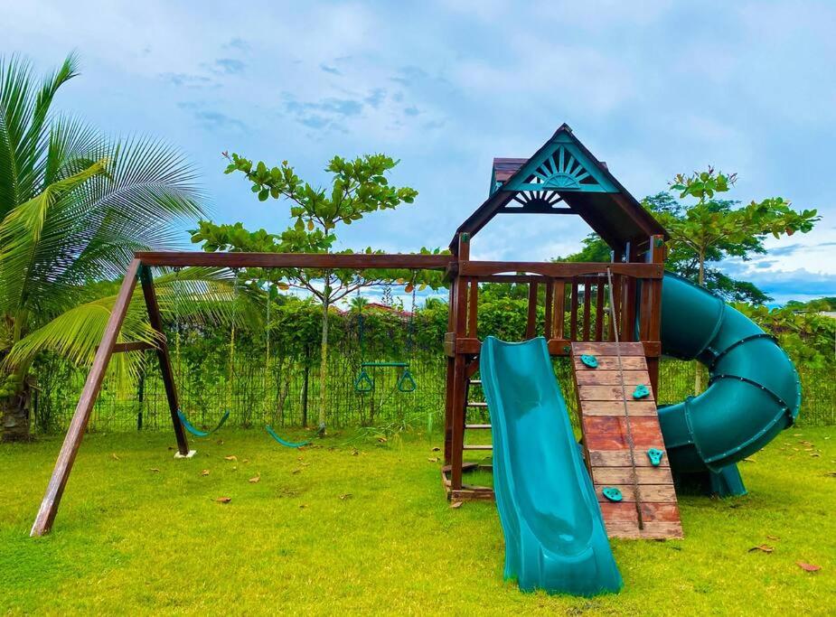 Modern & convenient condo in Jaco downtown