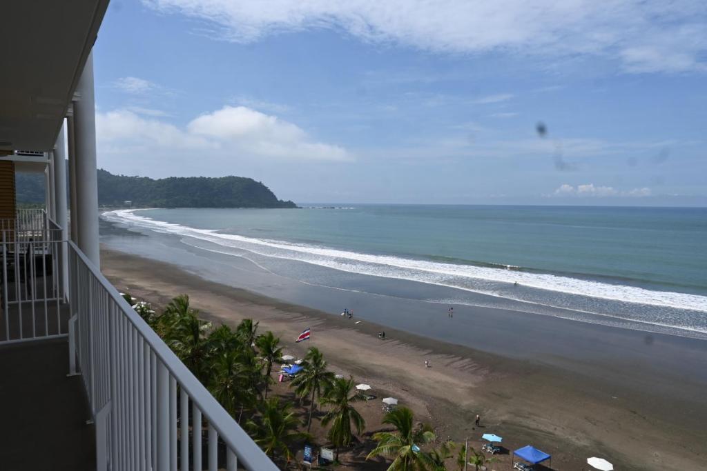 Modern beachfront condo perfect for the digital nomad in vibrant central Jacó