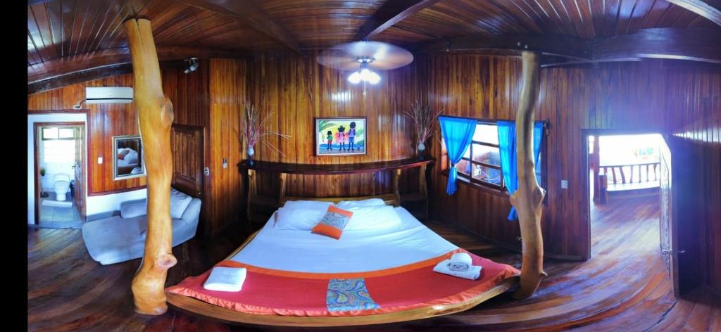Hotel La Isla Inn