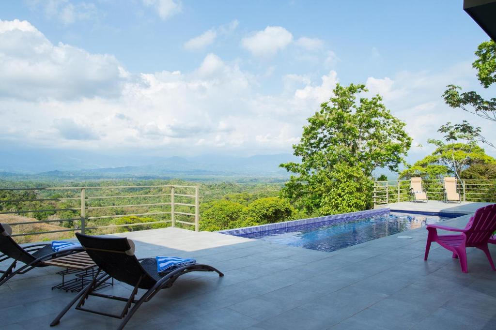 Secret Mountain Top 3BR Casa Colibr with Jungle Views Private Pool BBQ