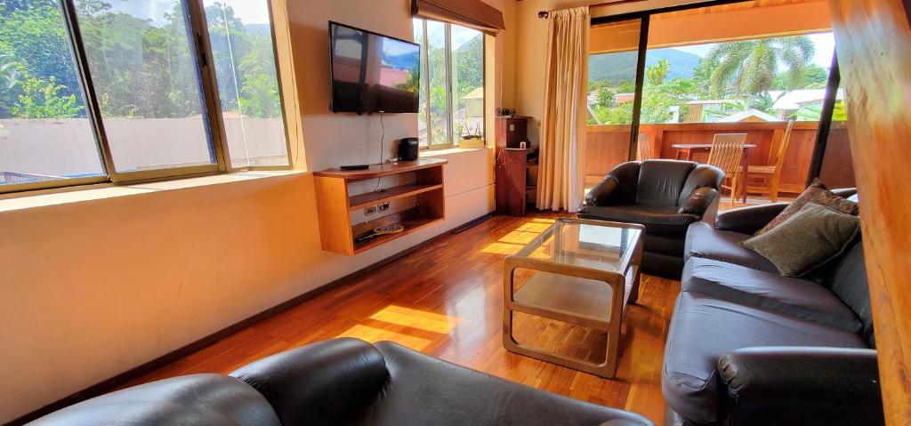 Sleeps 14 - Pool - Volcano Views