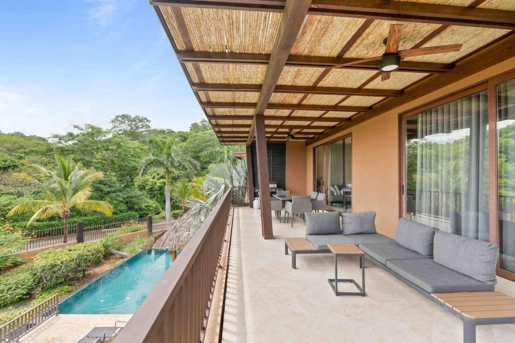 Spacious Luxury 4 Bed Condo in Ocotal
