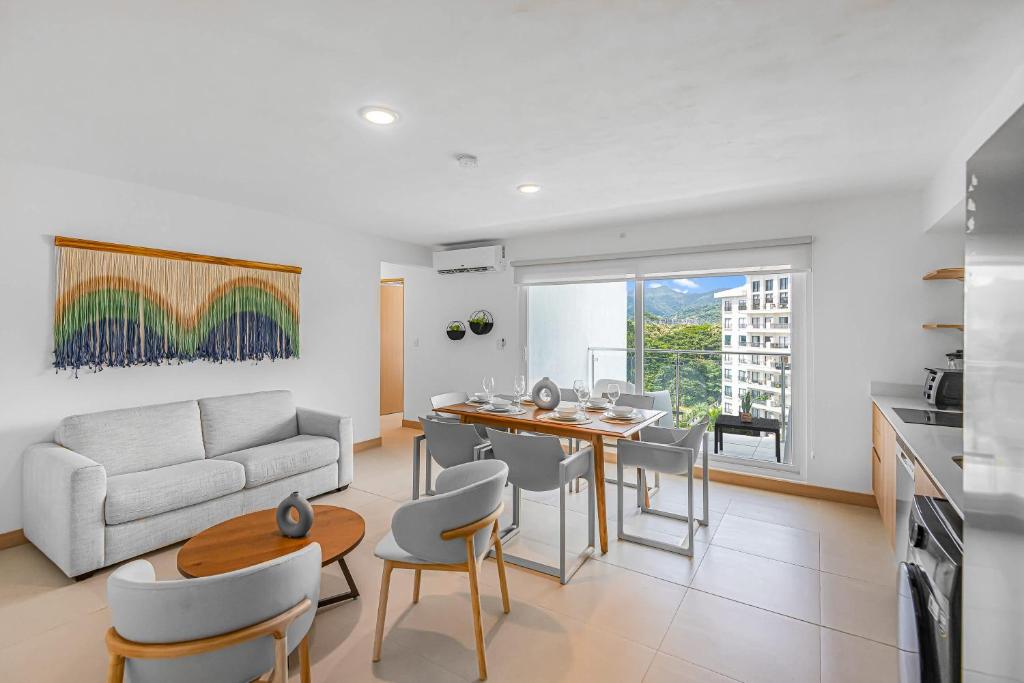 Upstay - Brand New Condo w Pool - Near the Beach
