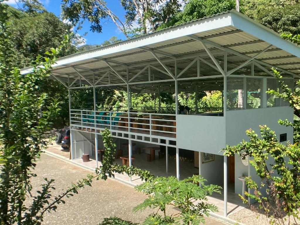 YEJOS Jungle Lodge
